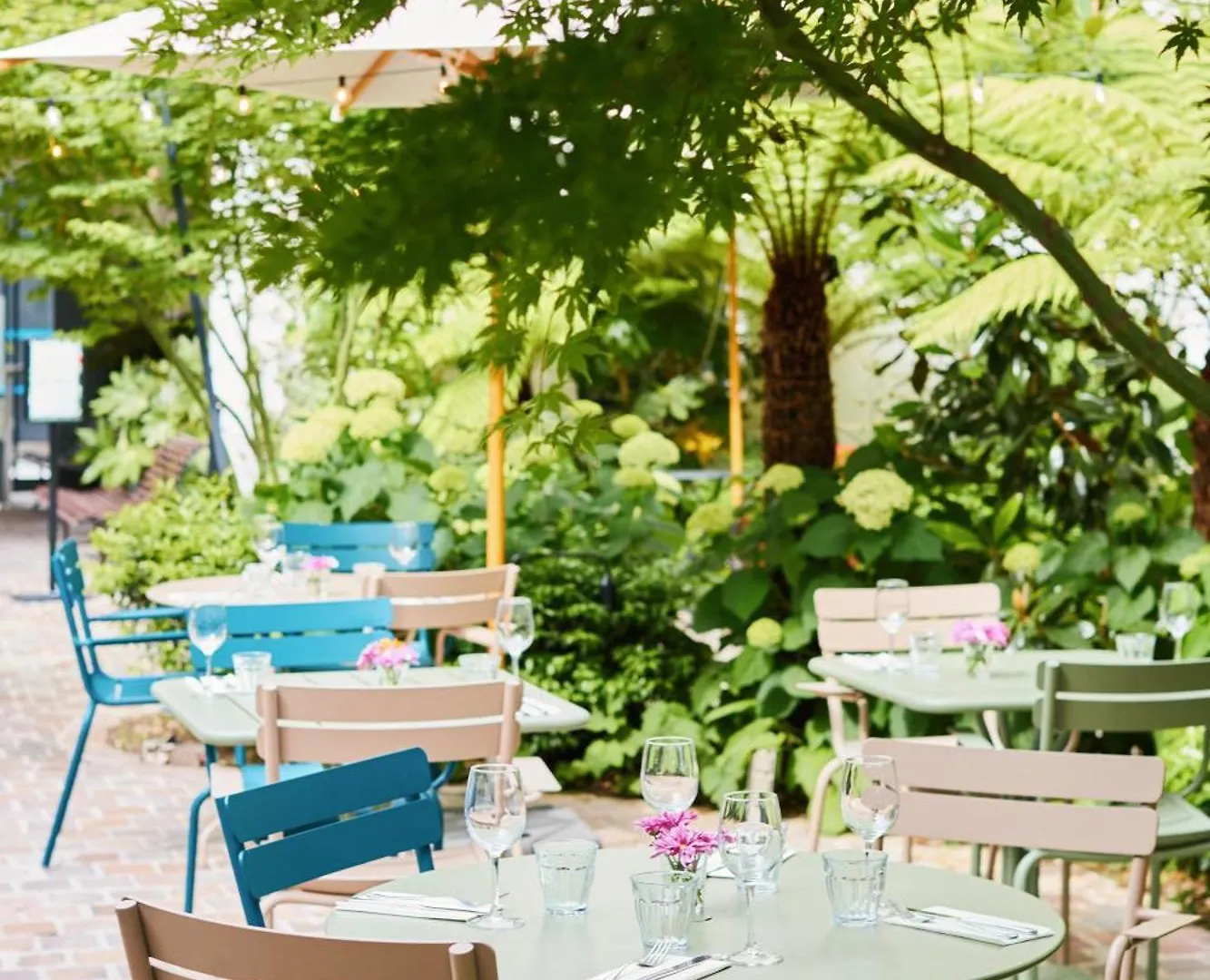 ****  Le Grand Quartier Hotel Paris France